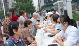 红心向党 医心为民，彭州市人民医院举行“庆七一”大型义诊活动