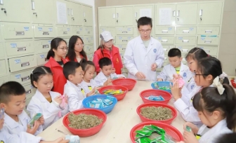 彭医娃彭医爱！彭州这家医院给职工带娃！太暖了吧！