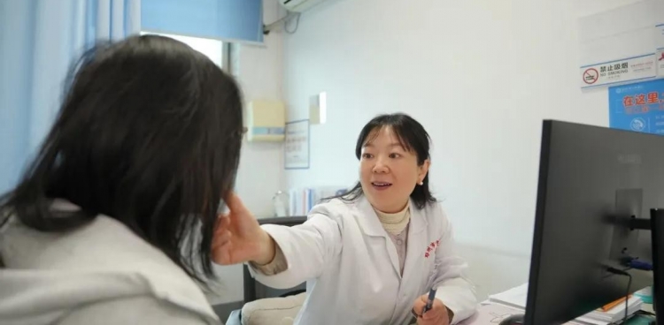 巾帼心向党 致敬她力量 | 唐海玲：海纳芳华 玲耀匠心