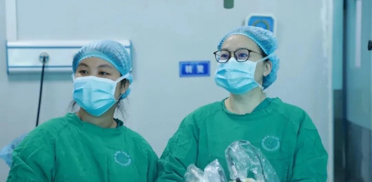 巾帼心向党 致敬她力量 | 妇科主任周春娅：用专业与温柔，为女性的健康护航